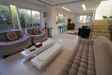 Casa de condomínio à venda com 300m², 5 quartos e 3 vagasSala