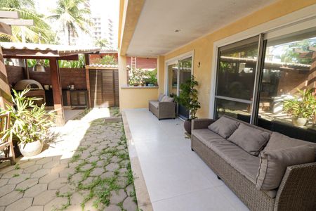 Casa de condomínio à venda com 300m², 5 quartos e 3 vagasÁrea comum