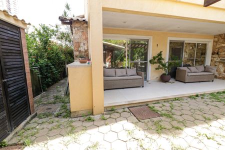 Casa de condomínio à venda com 300m², 5 quartos e 3 vagasÁrea comum