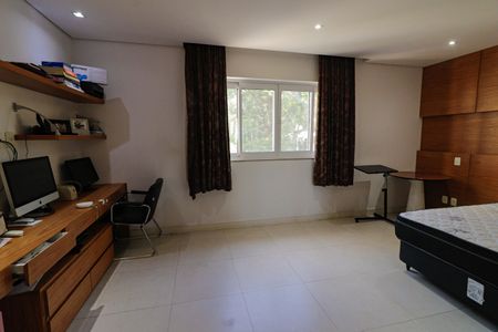 Casa de condomínio à venda com 300m², 5 quartos e 3 vagasSuíte 2