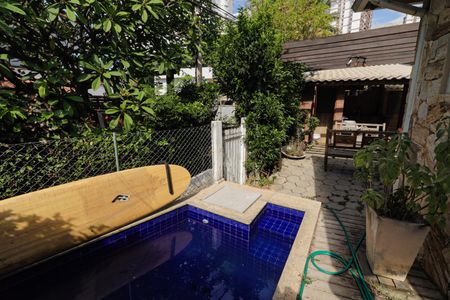 Casa de condomínio à venda com 300m², 5 quartos e 3 vagasÁrea comum