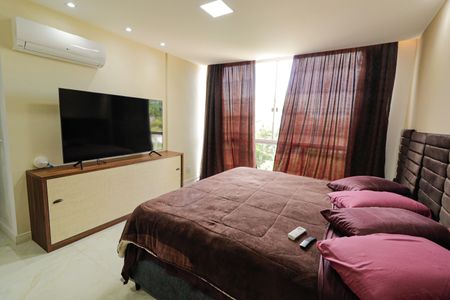 Casa de condomínio à venda com 300m², 5 quartos e 3 vagasSuíte 1