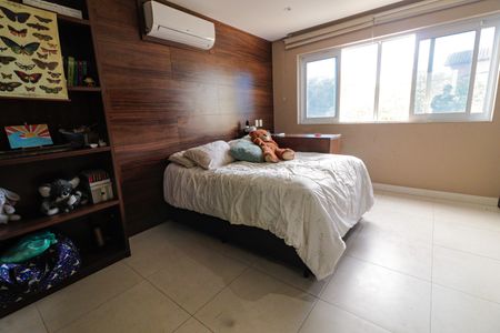 Casa de condomínio à venda com 300m², 5 quartos e 3 vagasSuíte 3