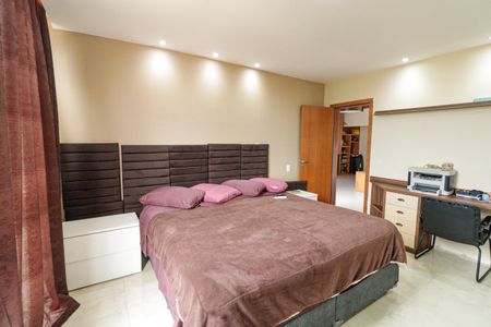 Casa de condomínio à venda com 300m², 5 quartos e 3 vagasSuíte 1