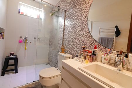 Casa de condomínio à venda com 300m², 5 quartos e 3 vagasBanheiro/Suíte 3