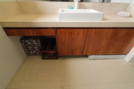 Casa de condomínio à venda com 300m², 5 quartos e 3 vagasBanheiro/Suíte 2