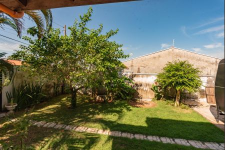 Casa à venda com 340m², 4 quartos e 4 vagas Casa à venda com 340m², 4 quartos e 4 vagasQuintal