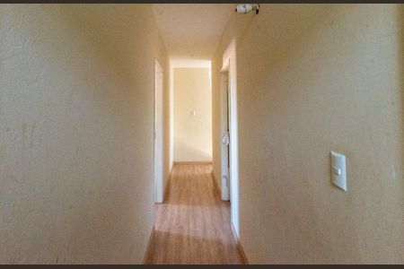 Casa à venda com 340m², 4 quartos e 4 vagas Casa à venda com 340m², 4 quartos e 4 vagasCorredor