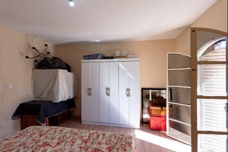 Casa à venda com 340m², 4 quartos e 4 vagas Casa à venda com 340m², 4 quartos e 4 vagasQuarto 3