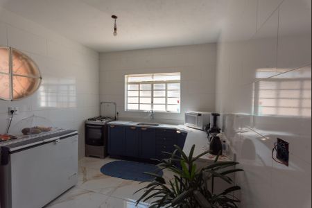 Casa à venda com 340m², 4 quartos e 4 vagas Casa à venda com 340m², 4 quartos e 4 vagasCozinha