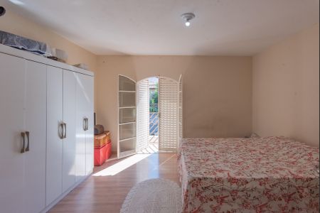 Casa à venda com 340m², 4 quartos e 4 vagas Casa à venda com 340m², 4 quartos e 4 vagasQuarto 3