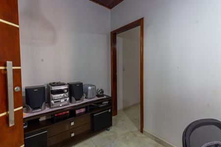 Casa à venda com 160m², 3 quartos e 2 vagasEscritório