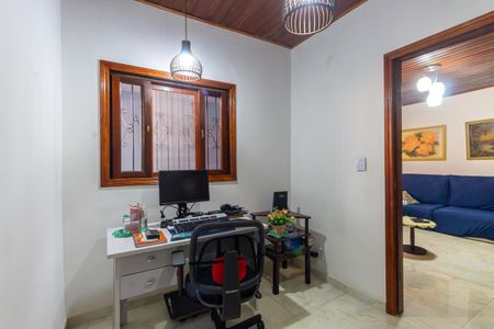 Casa à venda com 160m², 3 quartos e 2 vagasEscritório