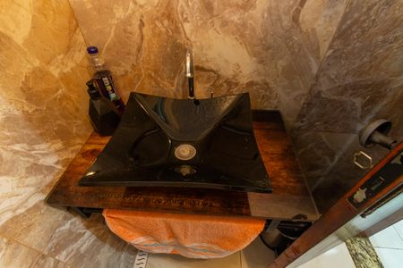 Casa à venda com 160m², 3 quartos e 2 vagasBanheiro 1 