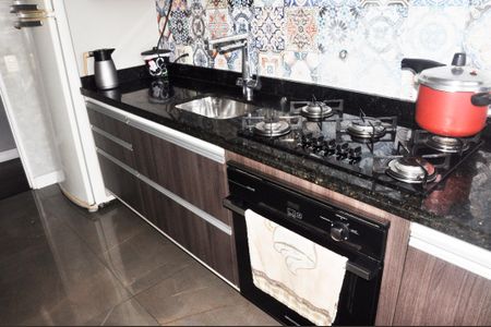 Apartamento à venda com 75m², 3 quartos e 1 vaga Apartamento à venda com 75m², 3 quartos e 1 vagaDetalhe - Cozinha e Área de Serviço