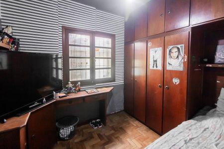 Casa à venda com 250m², 3 quartos e 2 vagas Casa à venda com 250m², 3 quartos e 2 vagasQuarto 1