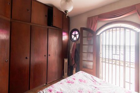 Casa à venda com 250m², 3 quartos e 2 vagas Casa à venda com 250m², 3 quartos e 2 vagasSuíte