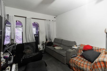 Casa à venda com 250m², 3 quartos e 2 vagas Casa à venda com 250m², 3 quartos e 2 vagasSala