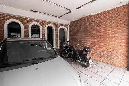 Casa à venda com 250m², 3 quartos e 2 vagas Casa à venda com 250m², 3 quartos e 2 vagasGaragem