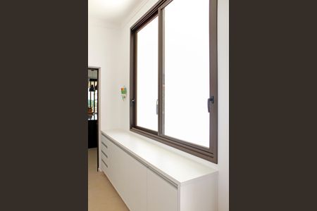 Casa de condomínio para alugar com 469m², 4 quartos e 8 vagasÁrea de Serviço