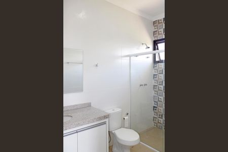 Casa de condomínio para alugar com 469m², 4 quartos e 8 vagasBanheiro