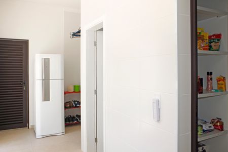 Casa de condomínio para alugar com 469m², 4 quartos e 8 vagasDespensa