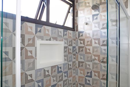 Casa de condomínio para alugar com 469m², 4 quartos e 8 vagasBanheiro