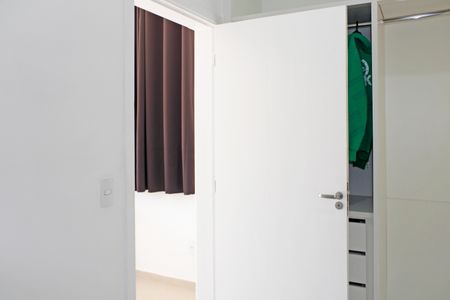 Casa de condomínio para alugar com 469m², 4 quartos e 8 vagasCloset