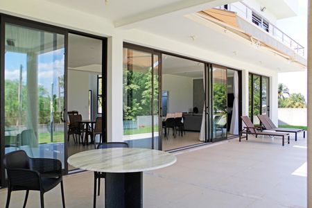 Casa de condomínio para alugar com 469m², 4 quartos e 8 vagasÁrea Externa