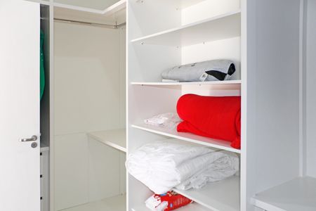 Casa de condomínio para alugar com 469m², 4 quartos e 8 vagasCloset