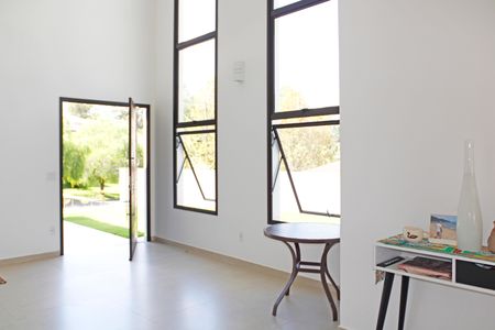 Casa de condomínio para alugar com 469m², 4 quartos e 8 vagasHall