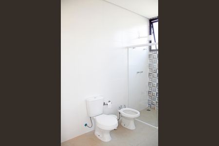 Casa de condomínio para alugar com 469m², 4 quartos e 8 vagasBanheiro