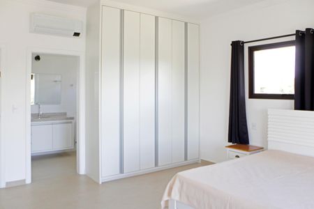 Casa de condomínio para alugar com 469m², 4 quartos e 8 vagasQuarto