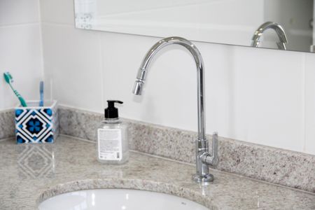 Casa de condomínio para alugar com 469m², 4 quartos e 8 vagasBanheiro