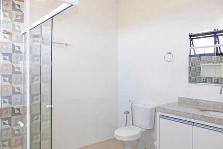 Casa de condomínio para alugar com 469m², 4 quartos e 8 vagasBanheiro