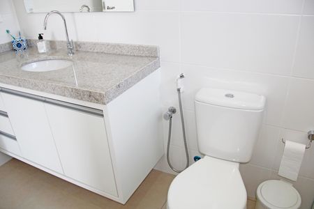 Casa de condomínio para alugar com 469m², 4 quartos e 8 vagasBanheiro