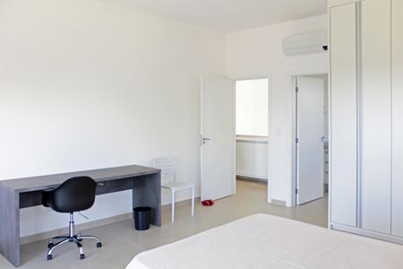 Casa de condomínio para alugar com 469m², 4 quartos e 8 vagasQuarto