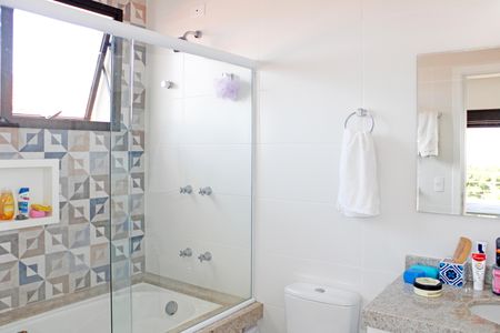 Casa de condomínio para alugar com 469m², 4 quartos e 8 vagasBanheiro