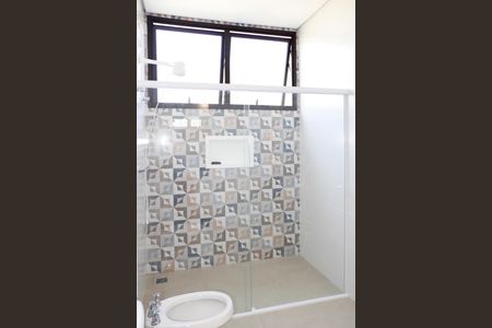 Casa de condomínio para alugar com 469m², 4 quartos e 8 vagasBanheiro