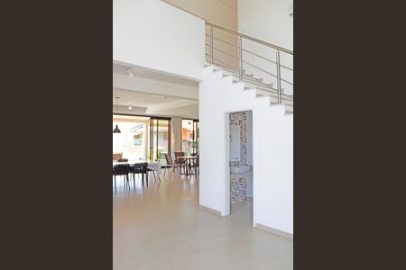 Casa de condomínio para alugar com 469m², 4 quartos e 8 vagasHall