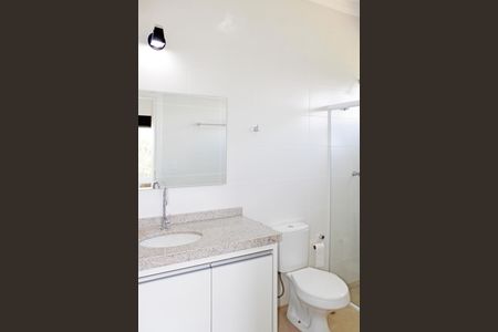 Casa de condomínio para alugar com 469m², 4 quartos e 8 vagasBanheiro