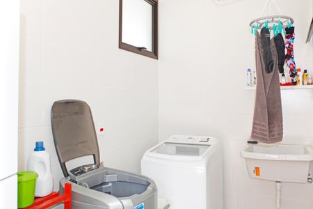 Casa de condomínio para alugar com 469m², 4 quartos e 8 vagasÁrea de Serviço