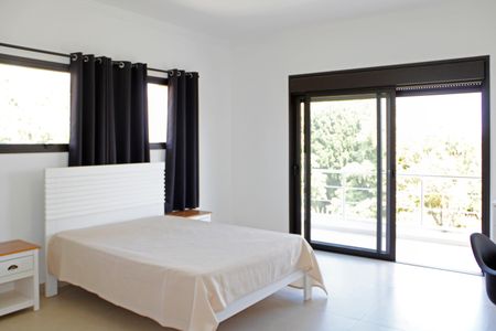 Casa de condomínio para alugar com 469m², 4 quartos e 8 vagasQuarto