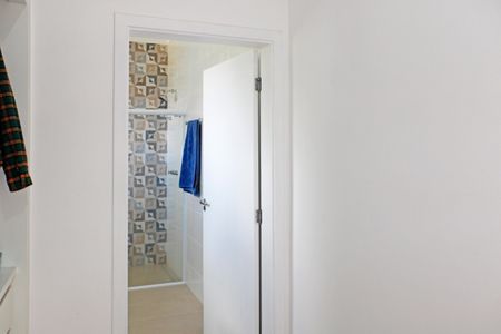 Casa de condomínio para alugar com 469m², 4 quartos e 8 vagasCloset