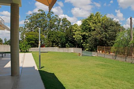 Casa de condomínio para alugar com 469m², 4 quartos e 8 vagasÁrea Externa