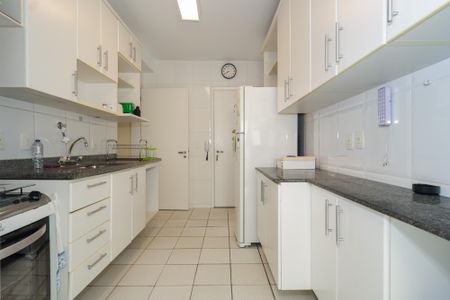 Apartamento à venda com 101m², 3 quartos e 2 vagasCozinha