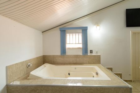 Casa à venda com 190m², 3 quartos e 2 vagasSuíte