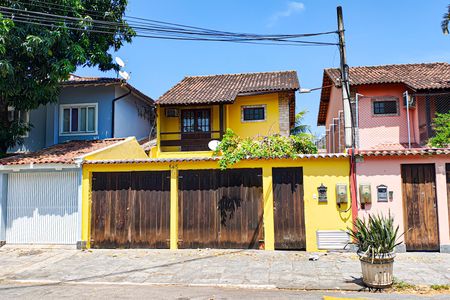 Casa de condomínio à venda com 250m², 4 quartos e 1 vagafachada