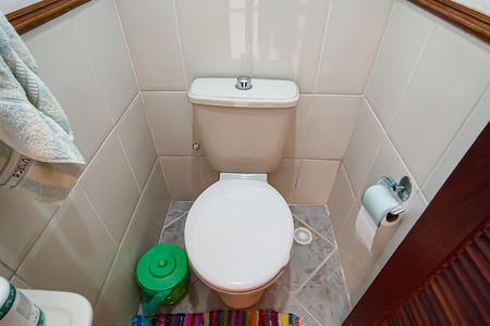 Casa de condomínio à venda com 250m², 4 quartos e 1 vagaLavabo