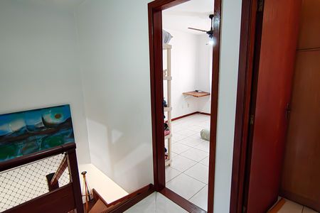 Casa de condomínio à venda com 250m², 4 quartos e 1 vagahall